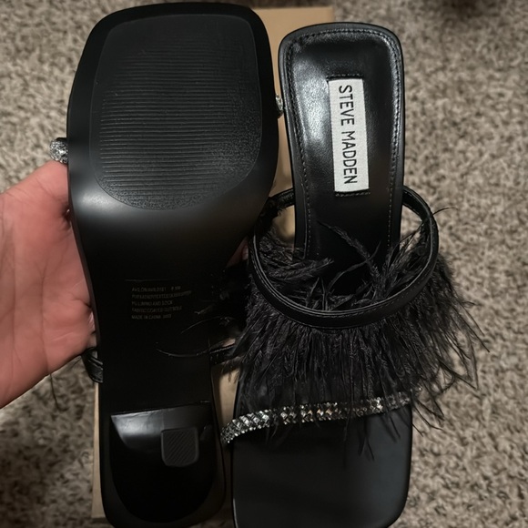 New Steve Madden Black Furry Heels. - Picture 6 of 6